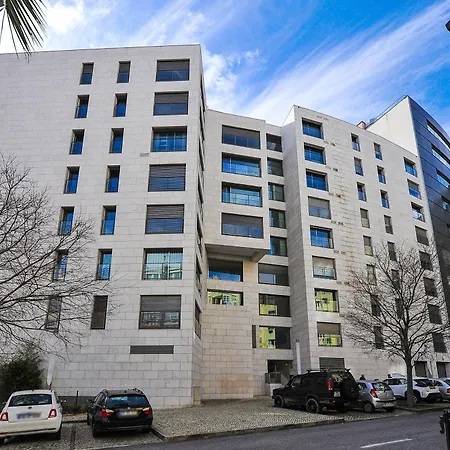 Sunny & Bright Amoreiras - Checkinhome * Lisbon