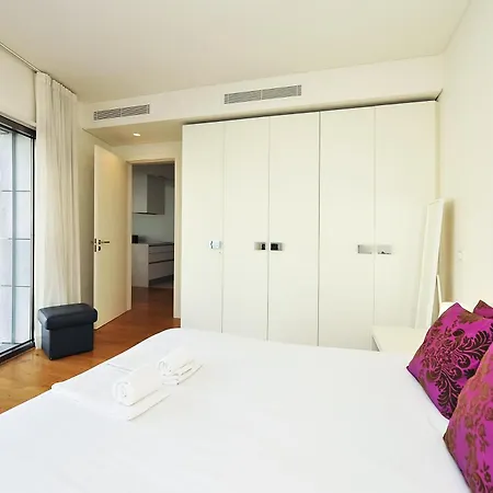 Sunny & Bright Amoreiras - Checkinhome Lissabon